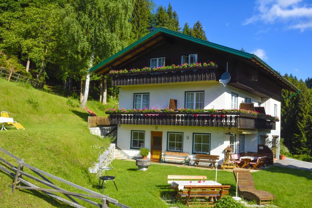 Gaestehaus Berger - Priglhof Треффен Экстерьер фото
